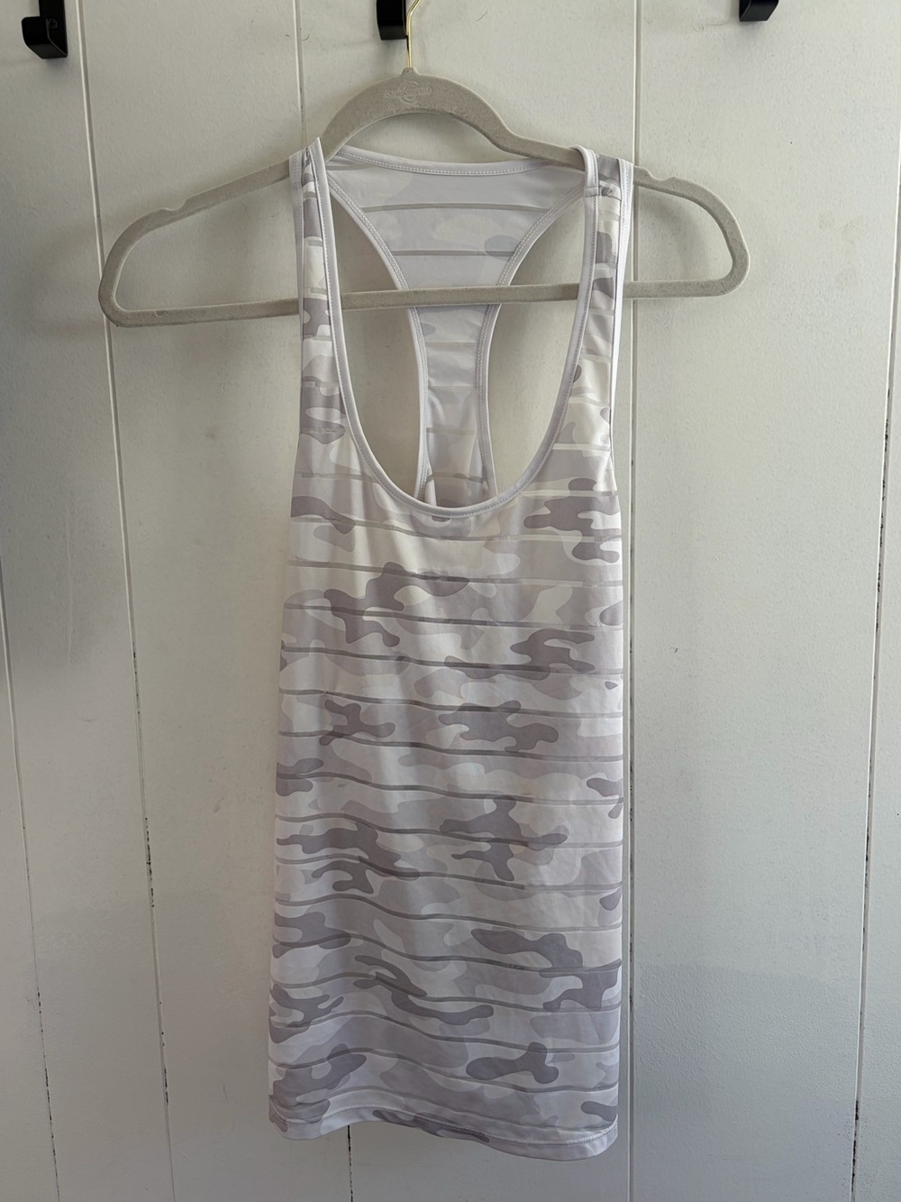 Zyia Women’s White & Light Gray Camo Racerback Tank Top